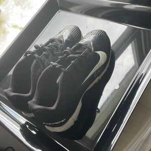 Slightly used Nike vapor baseball cleats